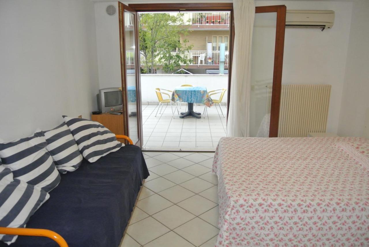 Condominio Maria Lignano Sabbiadoro Exterior foto