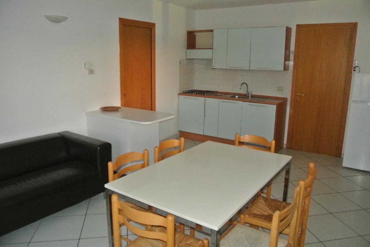 Condominio Maria Lignano Sabbiadoro Exterior foto